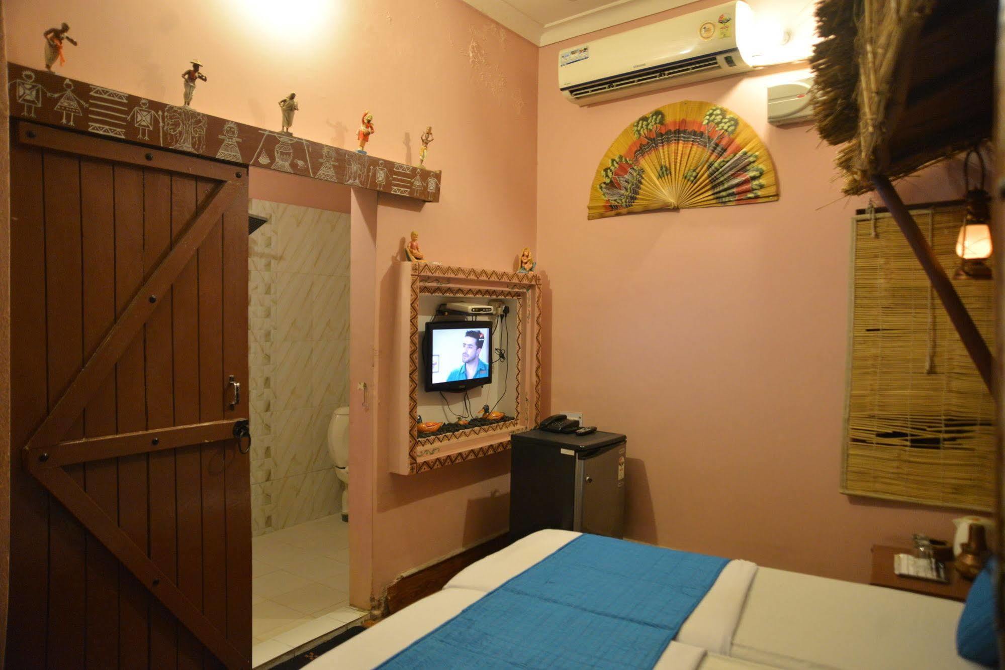 Ganges Inn Varanasi Exterior foto